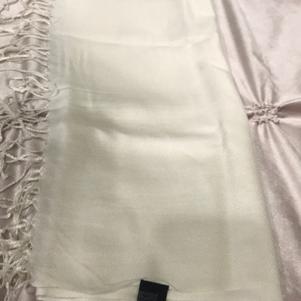 Brand New, never worn silky pashmina scarf
